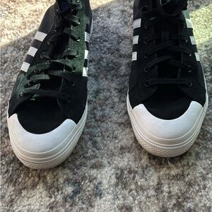 Adidas men’s Nizza hi 11.5 great condition